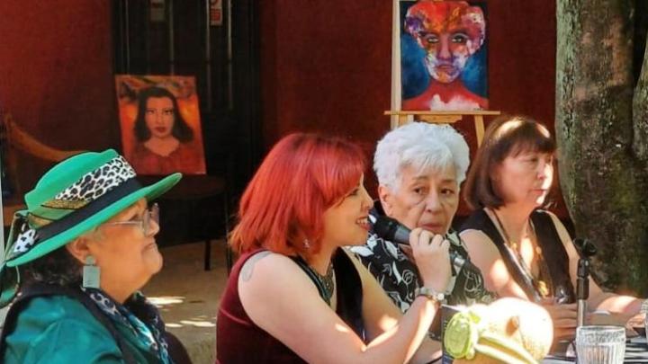 Las poetas Ana María Lepe Céspedes, Daniela Sol, Marlene Urrea y Elba Abello en la presentación de "De Mujeres y Confines"